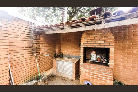 Casa à venda com 211m², 3 quartos e 1 vaga Casa à venda com 211m², 3 quartos e 1 vagaGaragem / Churrasqueira