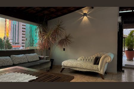 Casa à venda com 430m², 4 quartos e 3 vagas Casa à venda com 430m², 4 quartos e 3 vagasEspaço Gourmet