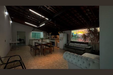 Casa à venda com 430m², 4 quartos e 3 vagas Casa à venda com 430m², 4 quartos e 3 vagasEspaço Gourmet