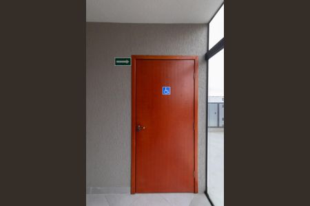 Apartamento à venda com 40m², 2 quartos e sem vaga Apartamento à venda com 40m², 2 quartos e sem vagaSalão de Festas - Banheiro