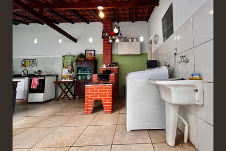 Casa à venda com 127m², 3 quartos e 3 vagas Casa à venda com 127m², 3 quartos e 3 vagasÁrea de Serviço