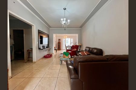 Casa à venda com 127m², 3 quartos e 3 vagas Casa à venda com 127m², 3 quartos e 3 vagasSala