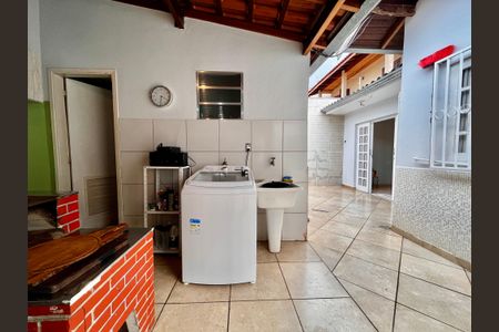 Casa à venda com 127m², 3 quartos e 3 vagas Casa à venda com 127m², 3 quartos e 3 vagasÁrea de Serviço