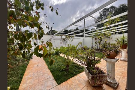 Casa à venda com 127m², 3 quartos e 3 vagas Casa à venda com 127m², 3 quartos e 3 vagasFachada