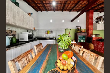 Casa à venda com 127m², 3 quartos e 3 vagas Casa à venda com 127m², 3 quartos e 3 vagasCozinha Externa