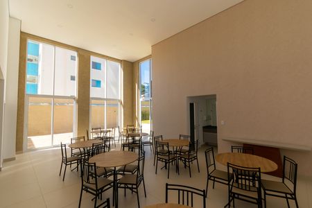Apartamento à venda com 53m², 2 quartos e 1 vaga Apartamento à venda com 53m², 2 quartos e 1 vagaÁrea comum - Salão de festas