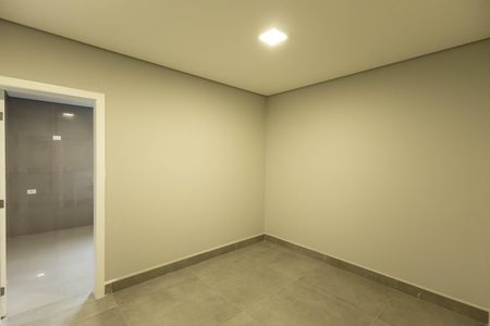 Casa à venda com 520m², 5 quartos e 4 vagas Casa à venda com 520m², 5 quartos e 4 vagasCloset da Suíte 2