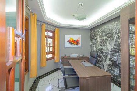 Casa à venda com 250m², 4 quartos e 2 vagasEscritório/Quarto 1