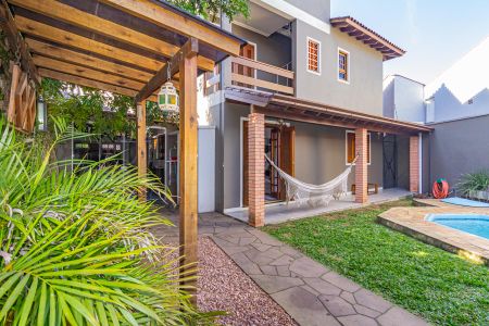 Casa à venda com 250m², 4 quartos e 2 vagasFachada Posterior