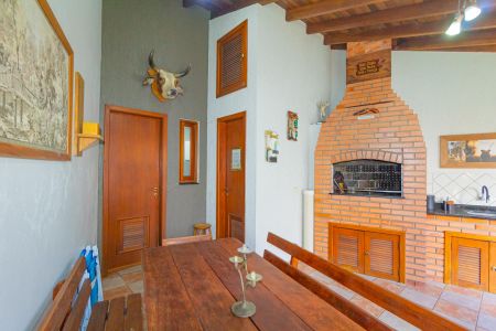 Casa à venda com 250m², 4 quartos e 2 vagasVaranda gourmet