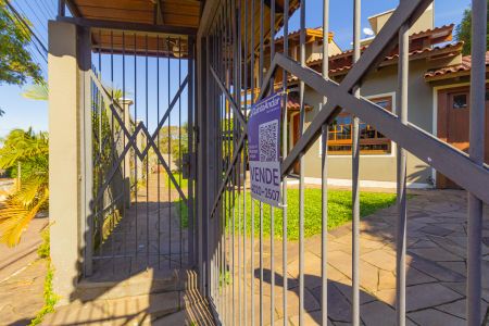 Casa à venda com 250m², 4 quartos e 2 vagasEntrada