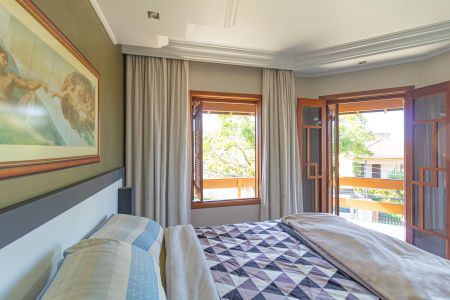 Casa à venda com 250m², 4 quartos e 2 vagasSuíte