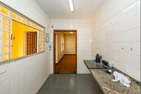 Casa à venda com 300m², 4 quartos e 2 vagas Casa à venda com 300m², 4 quartos e 2 vagasCozinha
