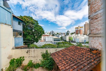 Casa à venda com 300m², 4 quartos e 2 vagas Casa à venda com 300m², 4 quartos e 2 vagasSuíte