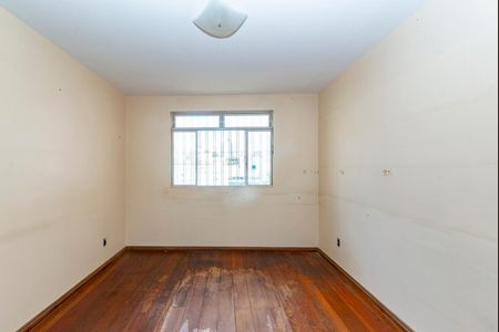 Casa à venda com 300m², 4 quartos e 2 vagas
