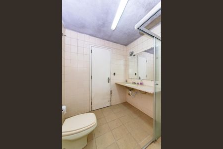 Casa à venda com 300m², 4 quartos e 2 vagas Casa à venda com 300m², 4 quartos e 2 vagasBanheiro da Suíte