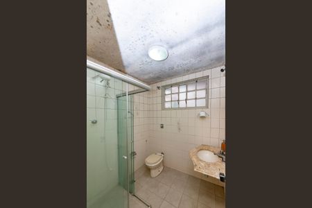 Casa à venda com 300m², 4 quartos e 2 vagas Casa à venda com 300m², 4 quartos e 2 vagasBanheiro Social