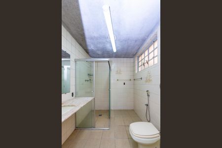 Casa à venda com 300m², 4 quartos e 2 vagas Casa à venda com 300m², 4 quartos e 2 vagasBanheiro da Suíte