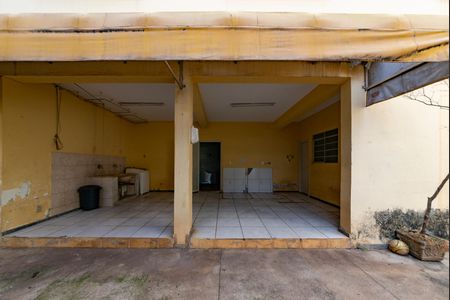 Casa à venda com 300m², 4 quartos e 2 vagas Casa à venda com 300m², 4 quartos e 2 vagasÁrea de Serviço