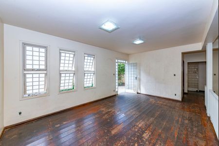 Casa à venda com 300m², 4 quartos e 2 vagas Casa à venda com 300m², 4 quartos e 2 vagasSala 1