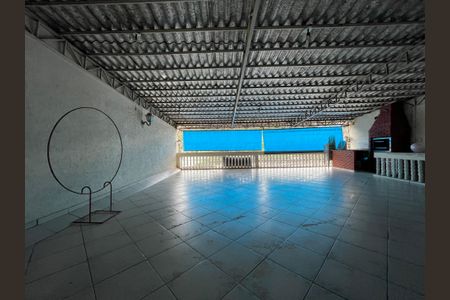 Casa à venda com 330m², 3 quartos e 7 vagas Casa à venda com 330m², 3 quartos e 7 vagasÁrea comum - Salão de festas