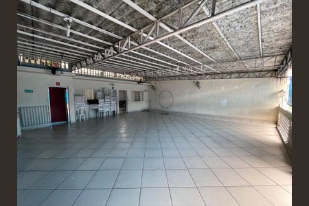 Casa à venda com 330m², 3 quartos e 7 vagas Casa à venda com 330m², 3 quartos e 7 vagasÁrea comum - Salão de festas