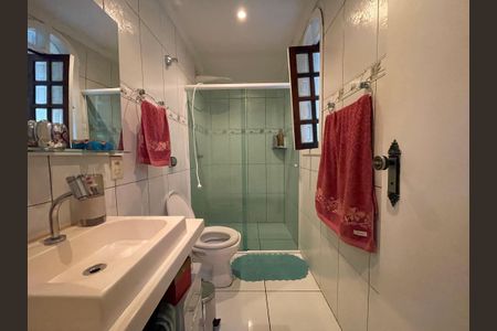 Casa à venda com 330m², 3 quartos e 7 vagas Casa à venda com 330m², 3 quartos e 7 vagasBanheiro/Suite
