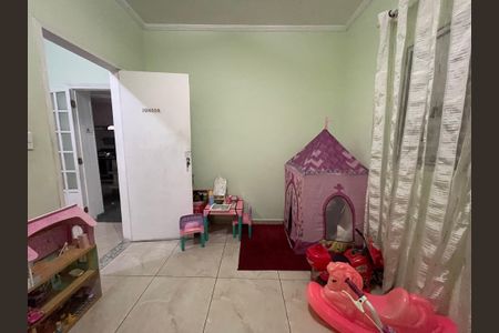 Casa à venda com 330m², 3 quartos e 7 vagas Casa à venda com 330m², 3 quartos e 7 vagasQuarto