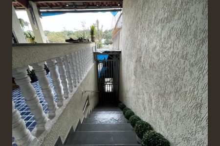 Casa à venda com 330m², 3 quartos e 7 vagas Casa à venda com 330m², 3 quartos e 7 vagasEscada