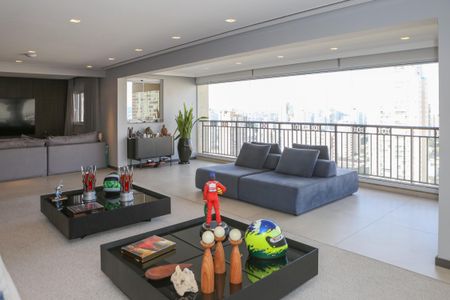 Apartamento à venda com 223m², 3 quartos e 4 vagas Apartamento à venda com 223m², 3 quartos e 4 vagasSala