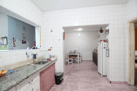Casa à venda com 250m², 2 quartos e 2 vagasCozinha