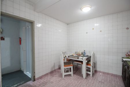 Casa à venda com 250m², 2 quartos e 2 vagasCozinha