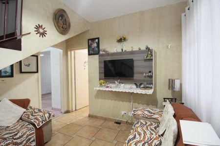Casa à venda com 250m², 2 quartos e 2 vagasSala