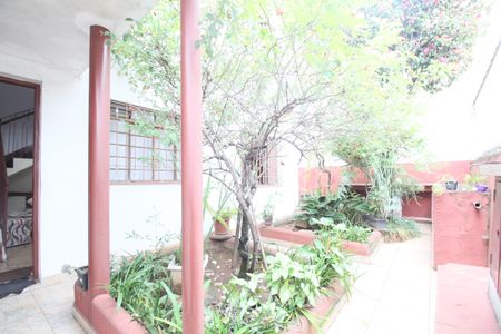 Casa à venda com 250m², 2 quartos e 2 vagasQuintal