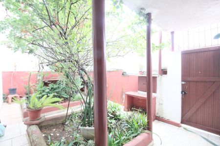 Casa à venda com 250m², 2 quartos e 2 vagasQuintal