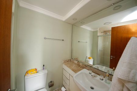 Apartamento à venda com 74m², 3 quartos e 1 vaga Apartamento à venda com 74m², 3 quartos e 1 vagaBanheiro Suíte