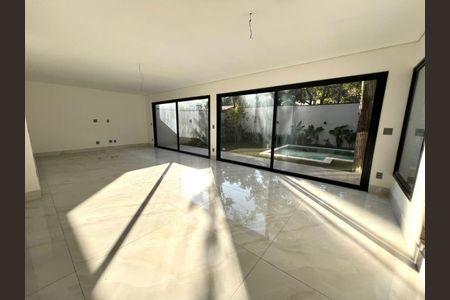 Casa de condomínio à venda com 286m², 4 quartos e 3 vagas