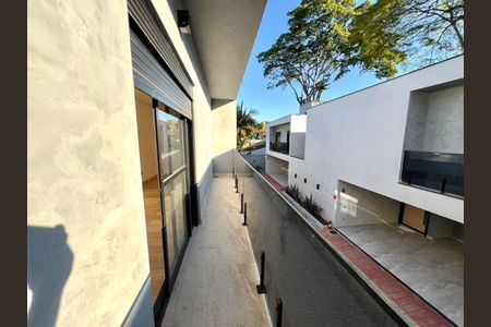 Casa de condomínio à venda com 286m², 4 quartos e 3 vagas