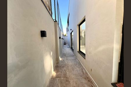 Casa de condomínio à venda com 286m², 4 quartos e 3 vagas