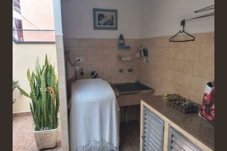 Casa à venda com 240m², 3 quartos e 2 vagas