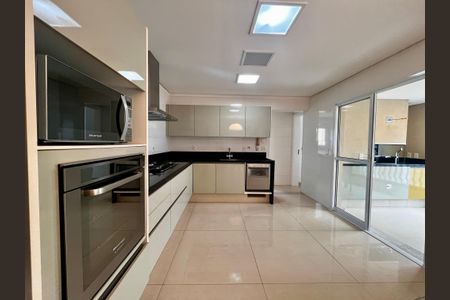 Apartamento à venda com 186m², 3 quartos e 3 vagas Apartamento à venda com 186m², 3 quartos e 3 vagasCozinha