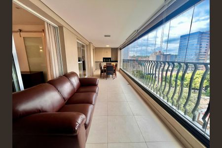 Apartamento à venda com 186m², 3 quartos e 3 vagas Apartamento à venda com 186m², 3 quartos e 3 vagasSacada