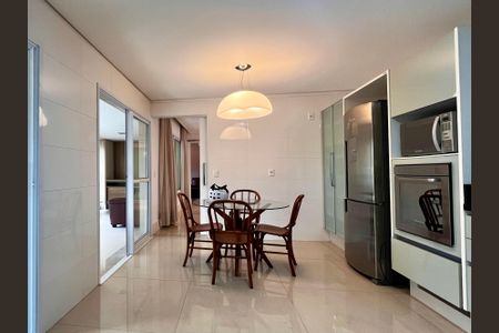 Apartamento à venda com 186m², 3 quartos e 3 vagas Apartamento à venda com 186m², 3 quartos e 3 vagasCozinha