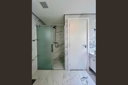 Apartamento à venda com 186m², 3 quartos e 3 vagas Apartamento à venda com 186m², 3 quartos e 3 vagasBanheiro Suíte 2