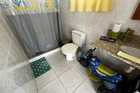 Casa à venda com 184m², 4 quartos e 4 vagasBanheiro 3