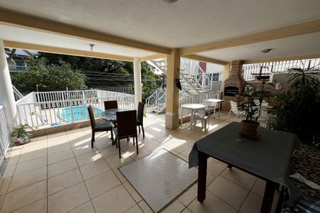 Casa à venda com 184m², 4 quartos e 4 vagasÁrea gourmet