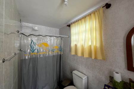 Casa à venda com 184m², 4 quartos e 4 vagasBanheiro 3