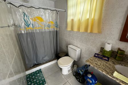 Casa à venda com 184m², 4 quartos e 4 vagasBanheiro 3
