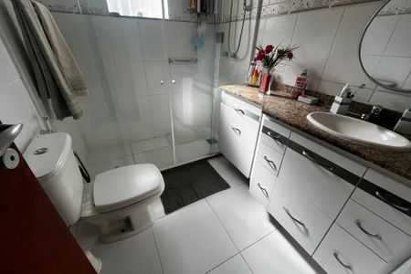 Casa à venda com 184m², 4 quartos e 4 vagasBanheiro