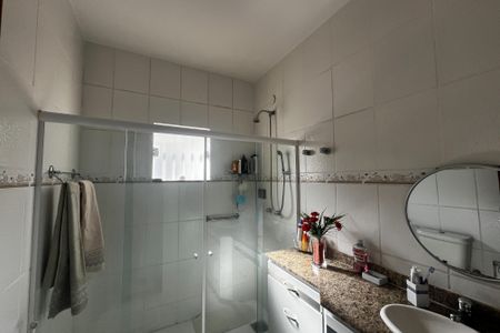 Casa à venda com 184m², 4 quartos e 4 vagasBanheiro